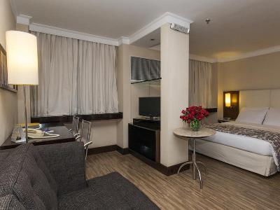 Transamerica Prime International Plaza Hotel 4*