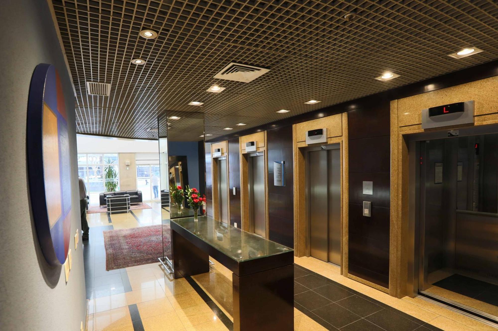 Transamerica Prime International Plaza 4*
