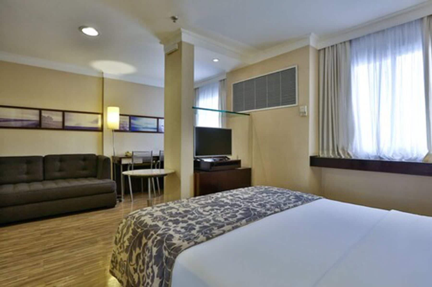 Transamerica Prime International Plaza Hotel 4*