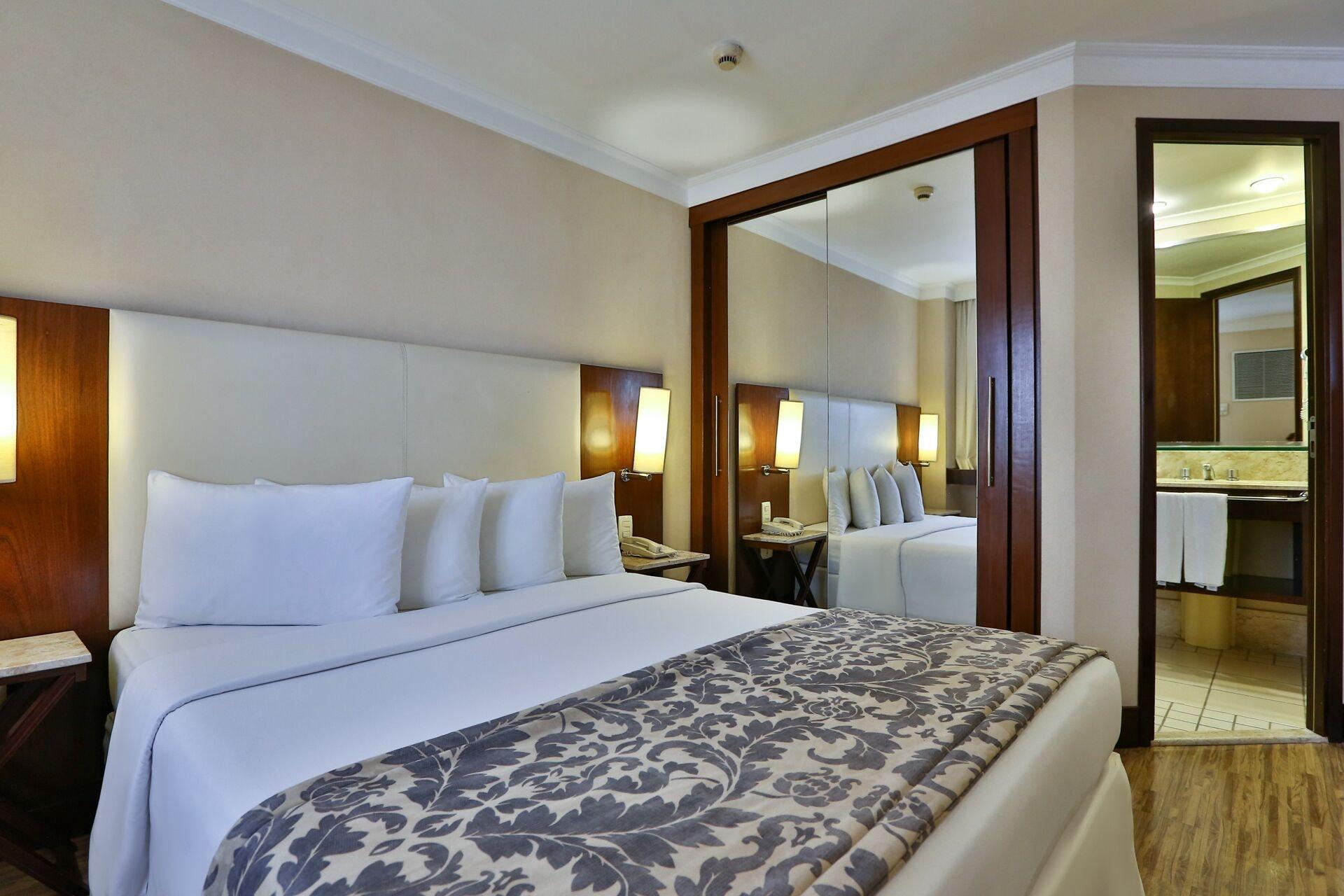 Transamerica Prime International Plaza Hotel