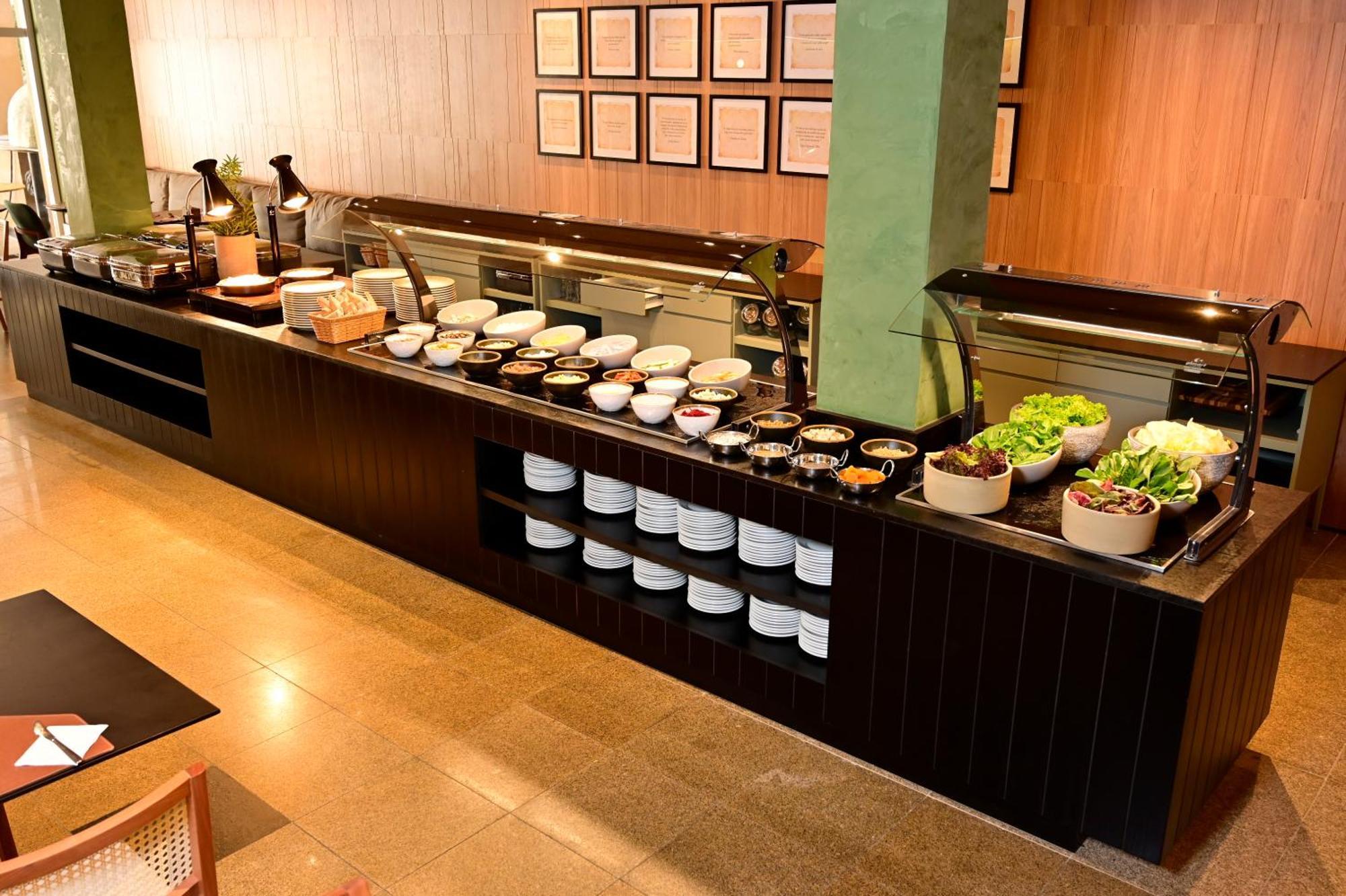 Transamerica Prime International Plaza Hotel 4*